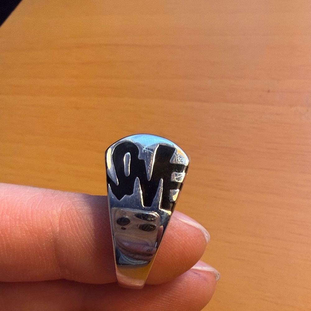 Graffiti Style Bold Two-Tone LOVE - Black & Silver Ring size 9 - Picture 4 of 6
